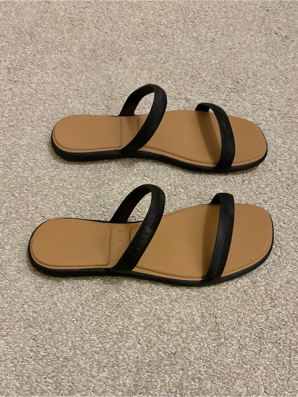 New Women’s Reef Black Strappy Slide Sandals Size 7 - Picture 2 of 5